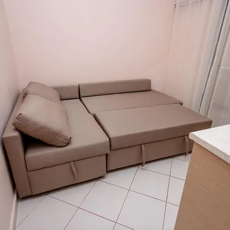 Maria's شقة Vrasná